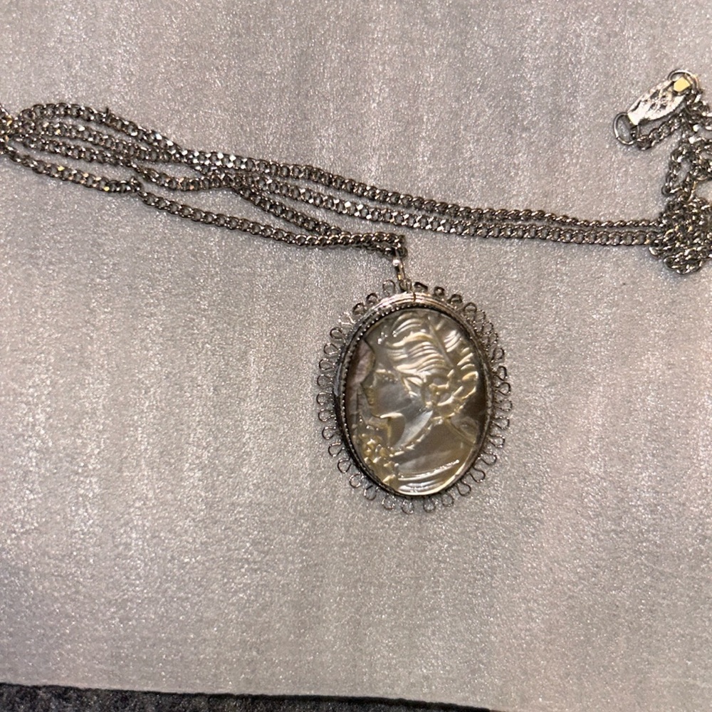 Gorgeous Whiting & Davis Signed Cameo Pin ~ Brooc… - image 1